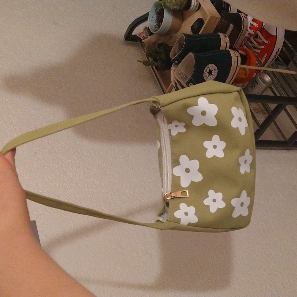 Purse - Picture 1 of 3